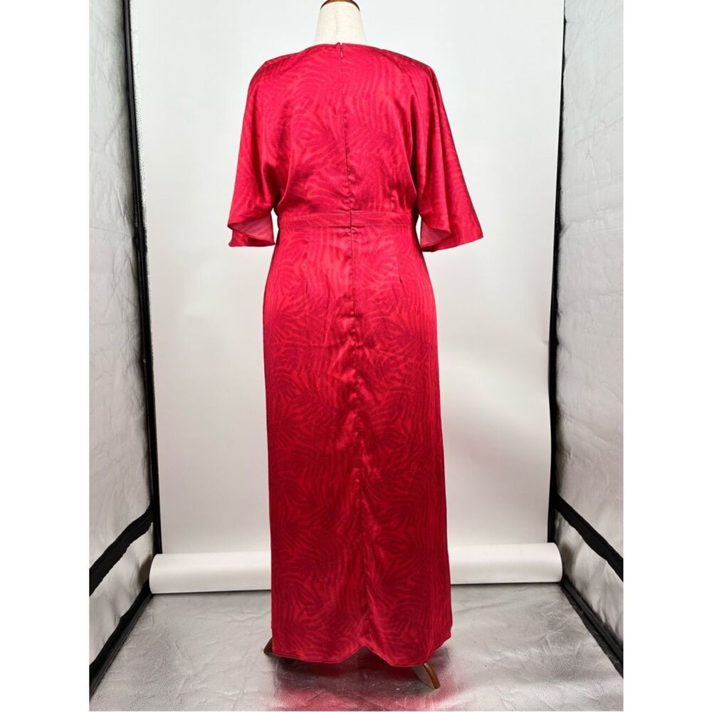 FE Noel Target Elegant Red Satin V-Neck Maxi Dress, subtle pattern - Picture 5 of 8